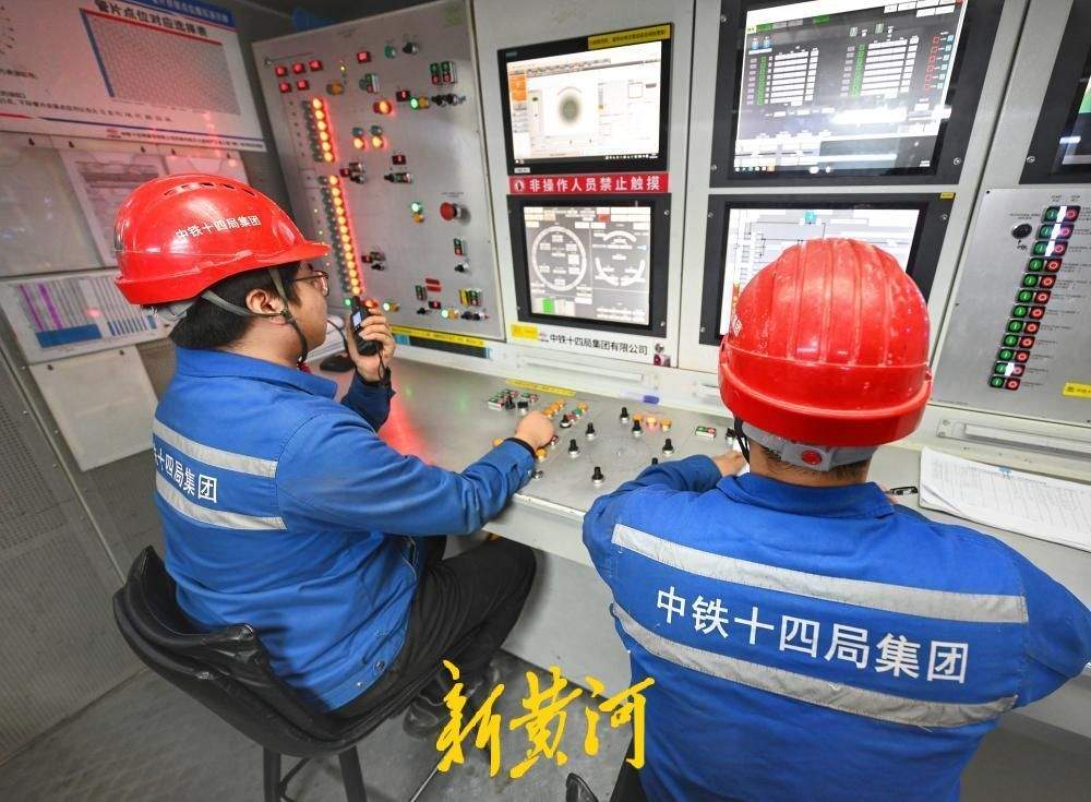 通车后，起步区到机场10分钟可达！跨黄超大直径盾构隧道济南航天大道穿黄隧道盾构段首线贯通