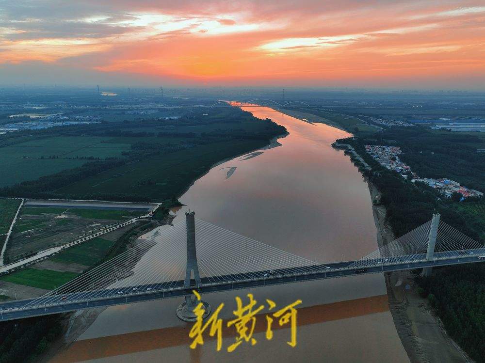 天然画卷！济南黄河岸畔现绝美晚霞