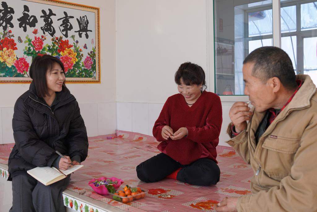 代表委员在身边丨是花名册，也是“工作宝典”