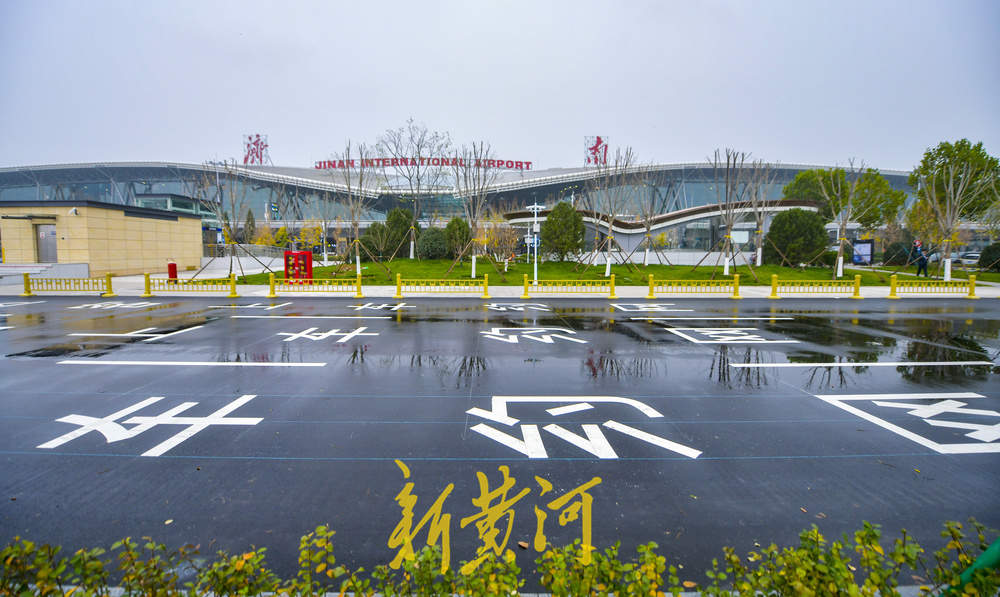 济南航空港停车场升级，新增残疾人停车位和网约车通道