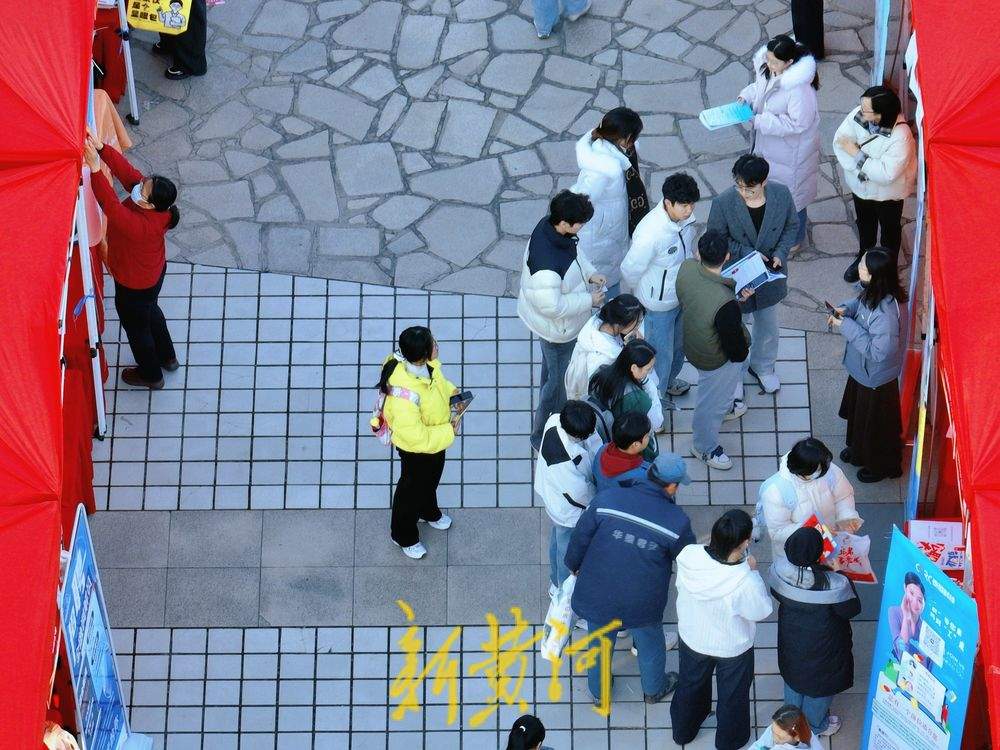 1.1万个岗位进校园，济南这场招聘会吸引6000名应届生前来应聘