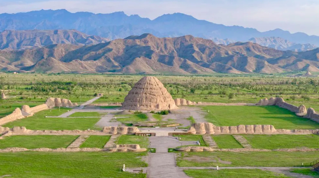 在西夏陵寻迹中华