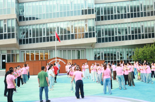 启然幼教集团举办“躬耕教坛，感恩有你”教师节活动 致敬幼教人坚守与热爱