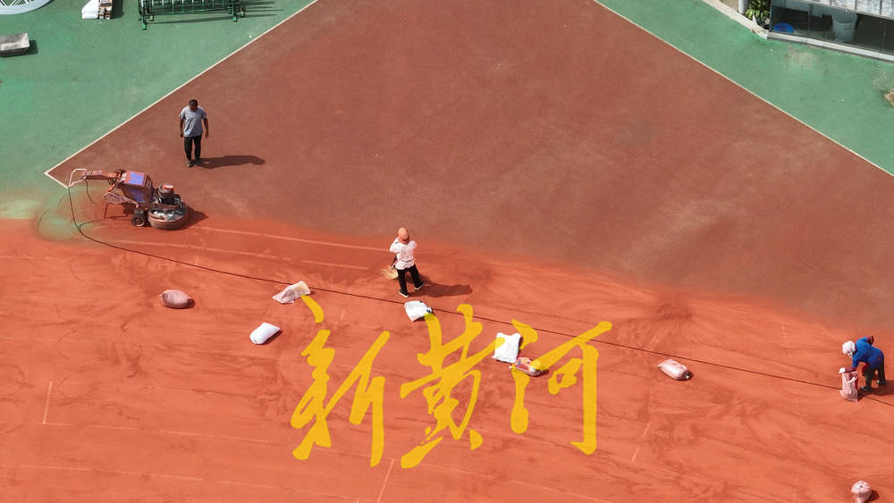 37年历史省体体育场跑道“焕新”