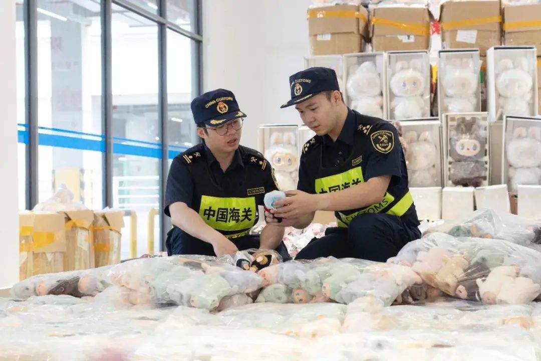 Labubu让人疯狂，“假布布”让人抓狂！