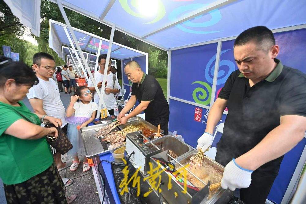 泉水市集 排长队品“鲁味”飘香