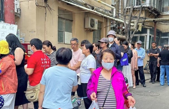 藏在老街巷的一缕粽香！市民不惜排队三小时购买