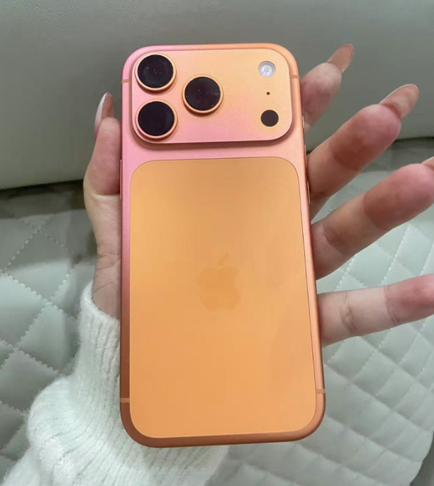 “星宇橙”变“樱花粉” 消费者投诉iPhone17Pro机身褪色