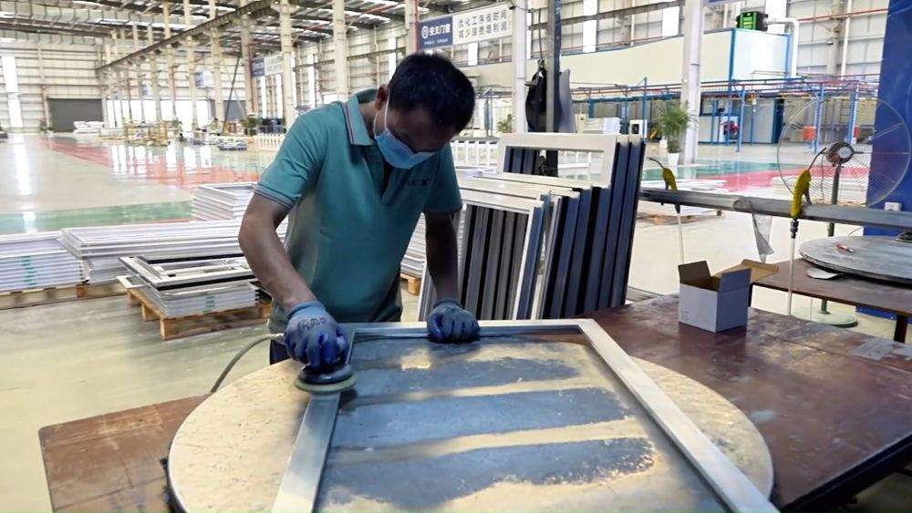 新华视点｜小产业撬动大经济 特色产业闯出富民路