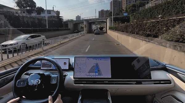 还在觉得辅助驾驶难用？理想、元戎启行用VLA模型破局