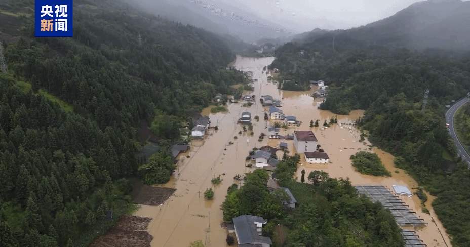 重庆多地迎暴雨 49条中小河流出现涨水过程
