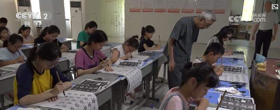 破解暑期“看护难”：暑托班亮点纷呈 托起多彩假期