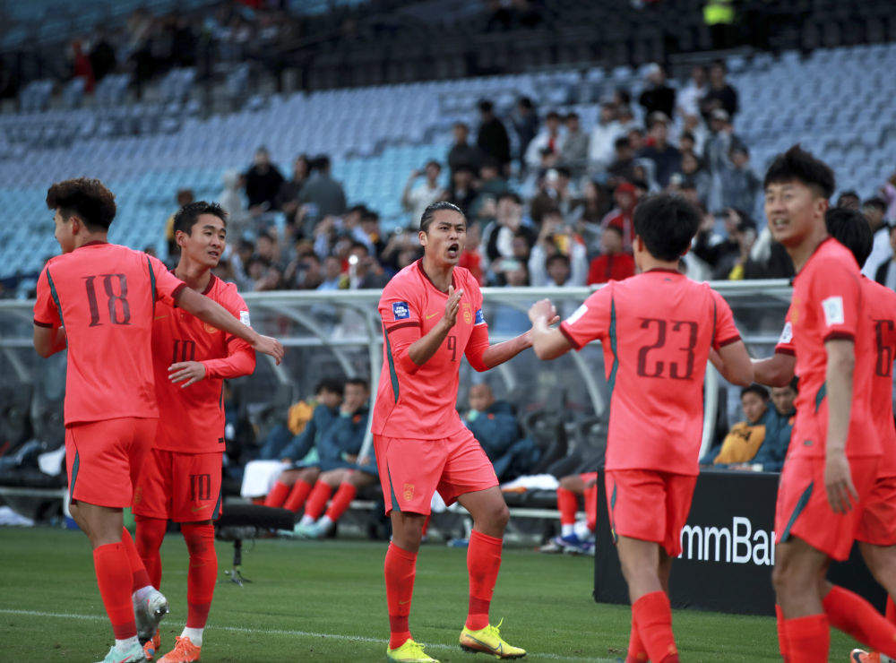 国足主帅邵佳一：击败库拉索收获自信 中国队仍需精进