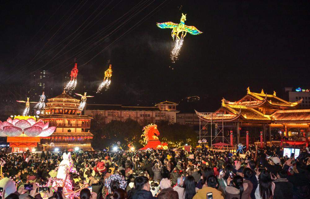 从党的二十届四中全会到2026年全国两会