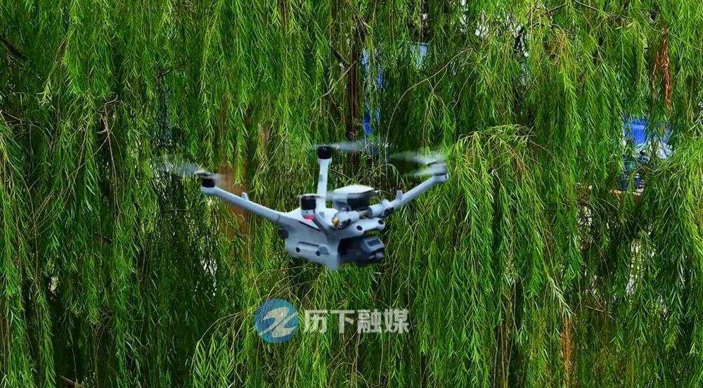 济南历下交警对东门桥路口开展交通微改造