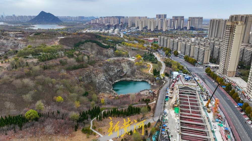 济南这处公园里建地铁站点，与景观仅有一路之隔