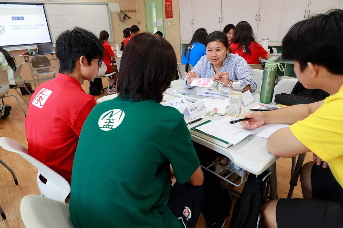 捷报!宏文学校青岛校区问鼎顶级学术论文竞赛,全球前3%斩获佳绩