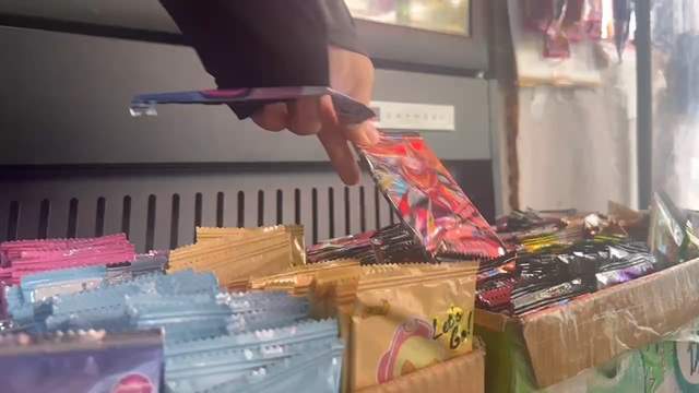 小学生的“集卡瘾”,谁能解?