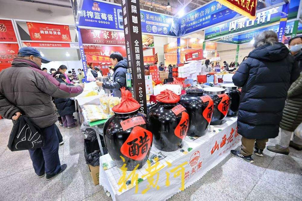 赶大集、办年货，舜耕年货会上市民置办年货热情高涨