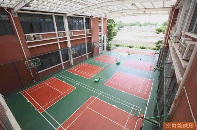 孩子是无辜的 知名中学倒闭 上千师生被赶出学校