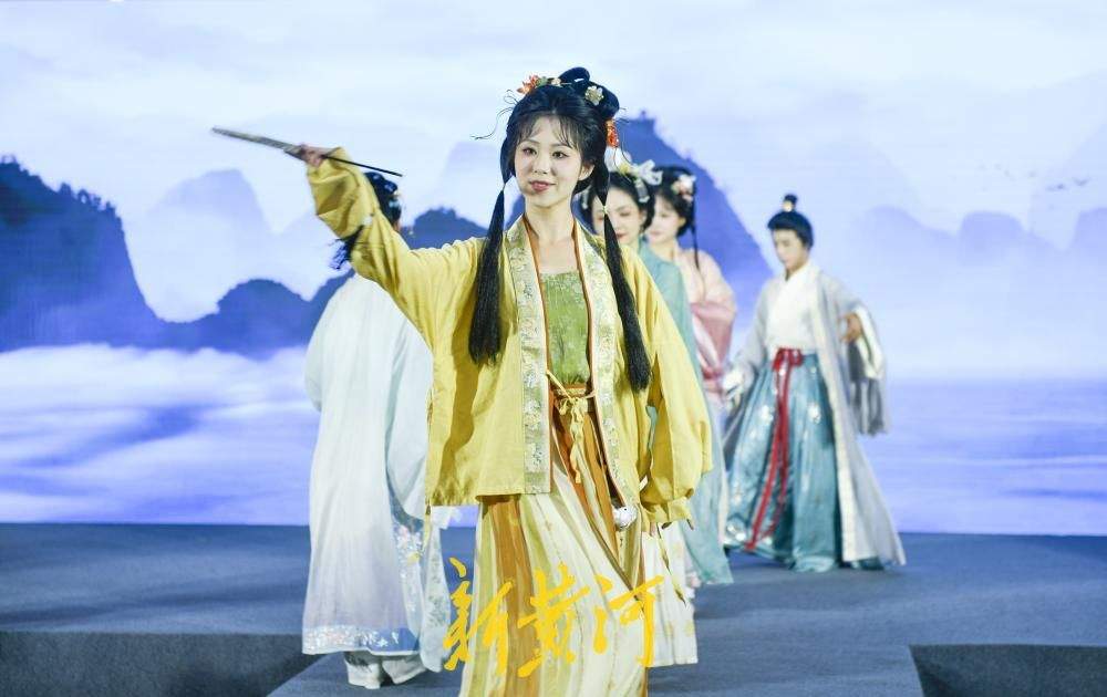 古乐悠扬华服流光，这场端午宋韵汉服秀太惊艳