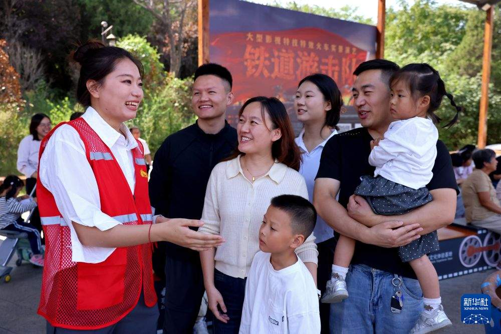 九州同庆 共赴征途——致敬假日里坚守一线的劳动者