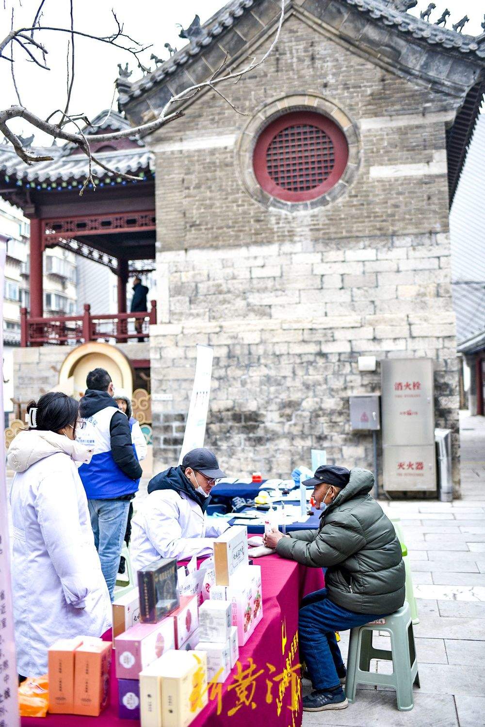 督城隍庙新春年货大集启幕 在650年文保建筑里寻味地道年俗