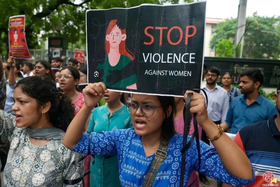 印度女实习医生被奸杀引发全国抗议，至少30万医护人员走上街头！莫迪发声