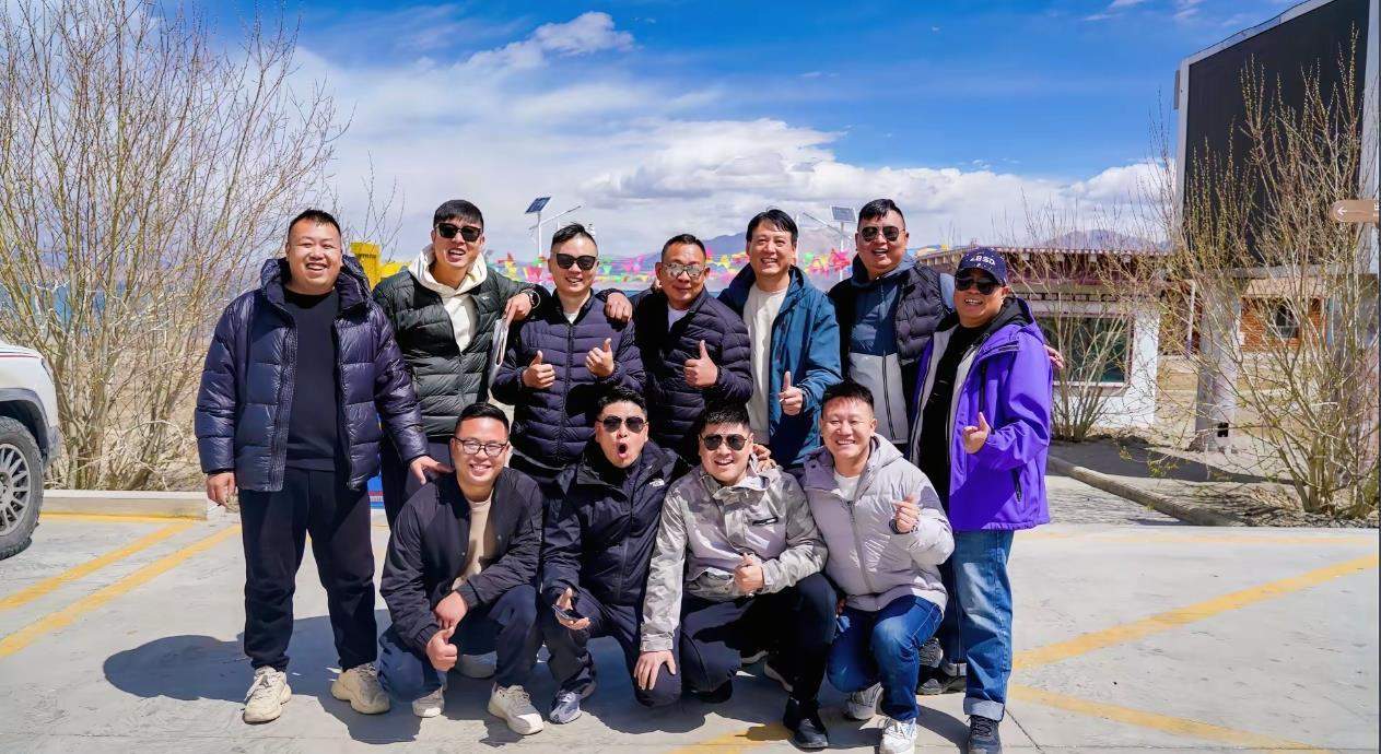 于东来称员工年假将不低于40天，已带所有高管外出休假两个月了，胖东来门店回应