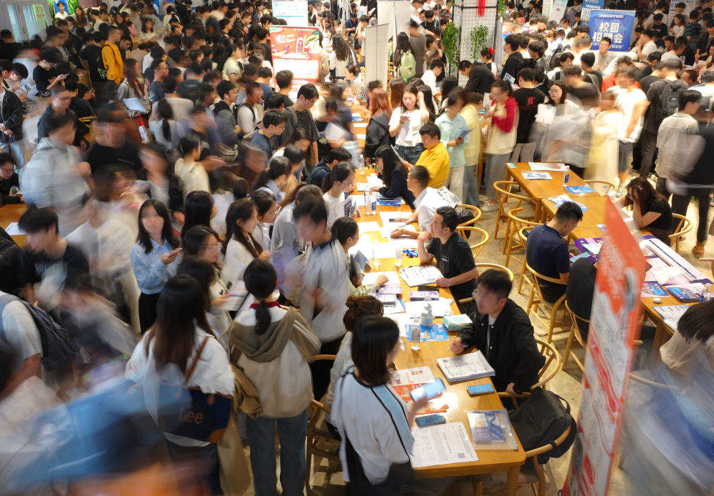 2025中国经济回眸｜强化发展支撑 激发内生动能——中国大市场活力澎湃未来可期