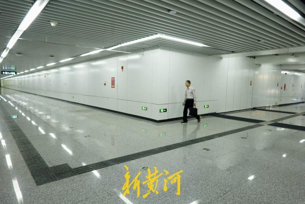 地铁4号线腊山河公园站A1出入口投用