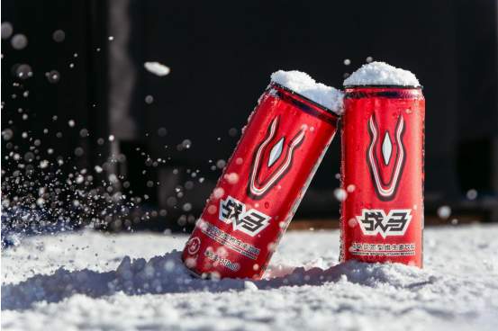 热门功能饮料品牌注入冬日运动热力，点燃球馆内的能量赛场