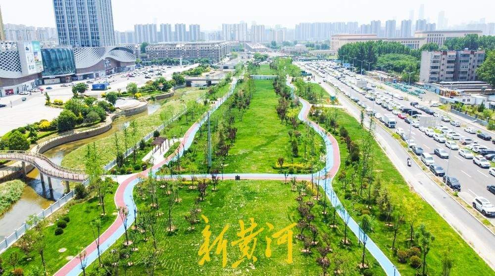 济南工业北路旁小汉峪沟改造 闲置地变身滨水草坪公园