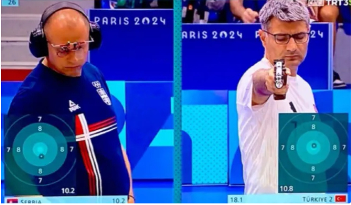 是派了个杀手吗？土耳其大叔不戴护具单手插兜射击摘银 曾是军官