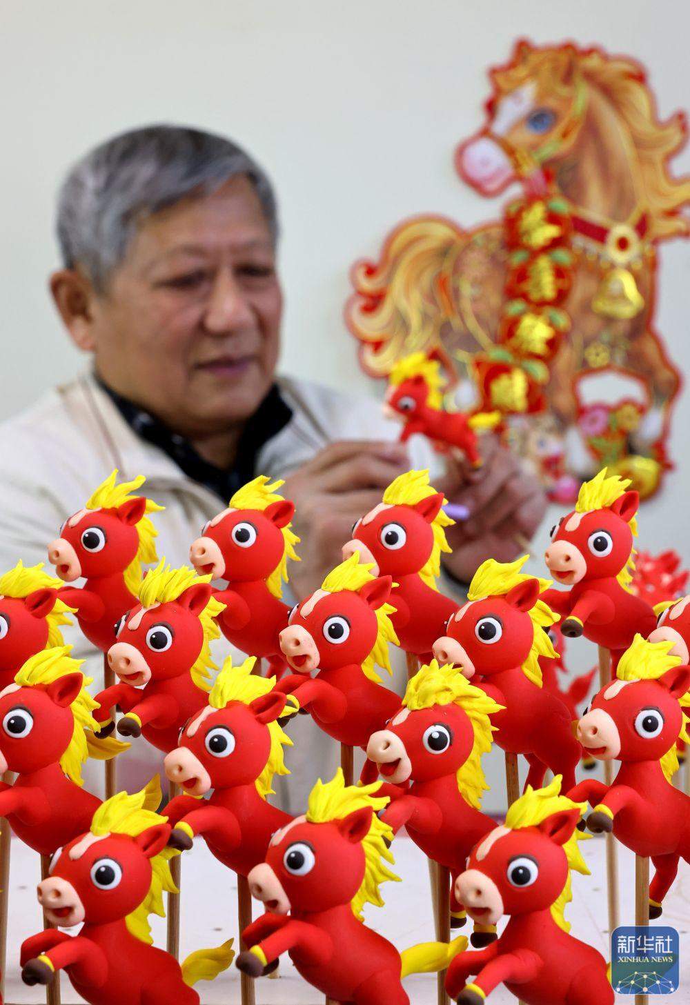 山东：文创“马”力全开迎新春