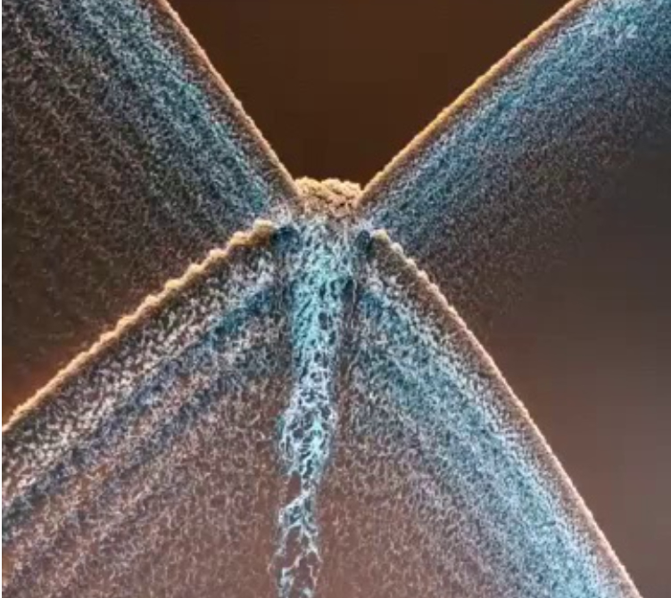 震撼！钱塘江惊现罕见的“蝴蝶潮” 交叉潮、鱼鳞潮走红