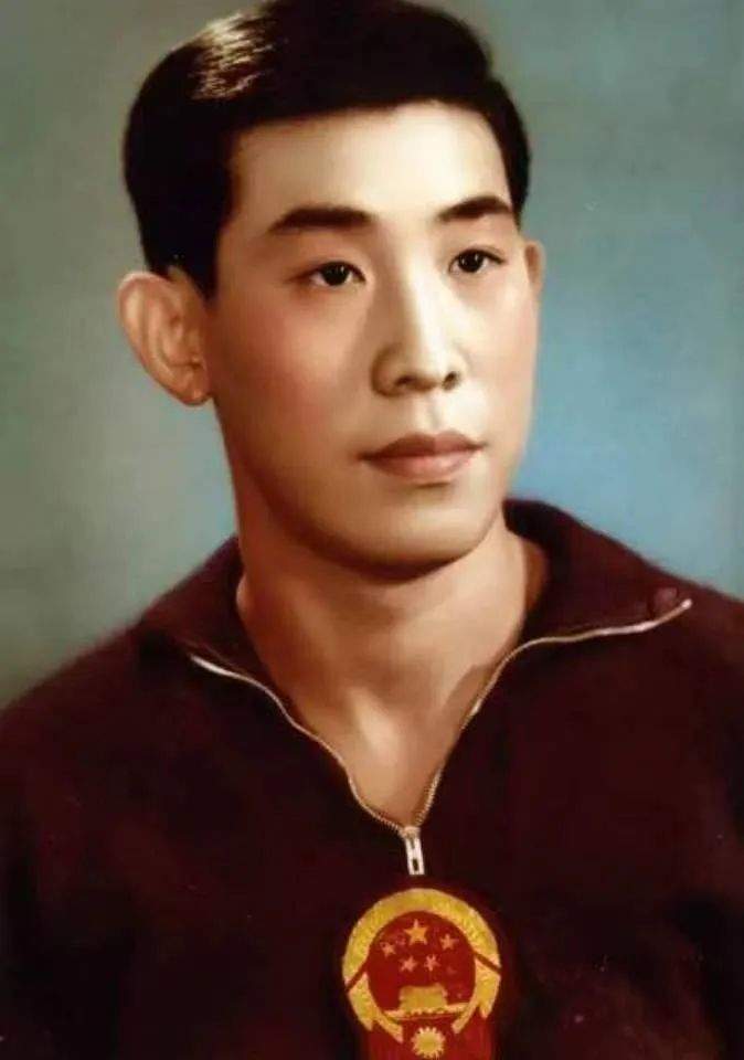 中国足坛名宿张坤岳，突发疾病去世