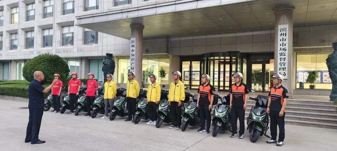 干部当骑手,该质疑还是该鼓励