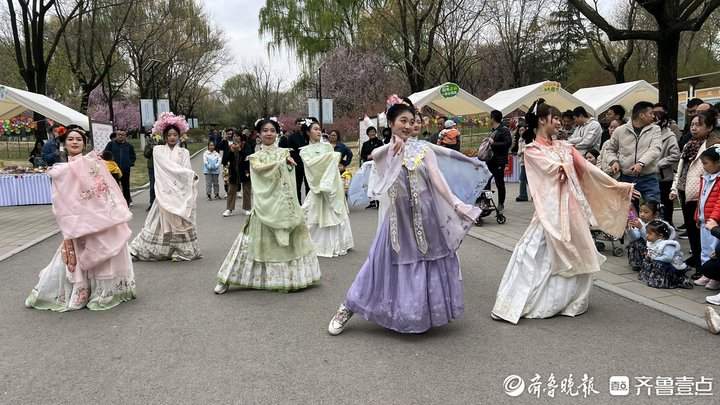 来济南植物园感受春日游园会，十二花仙子巡游引领国风盛宴