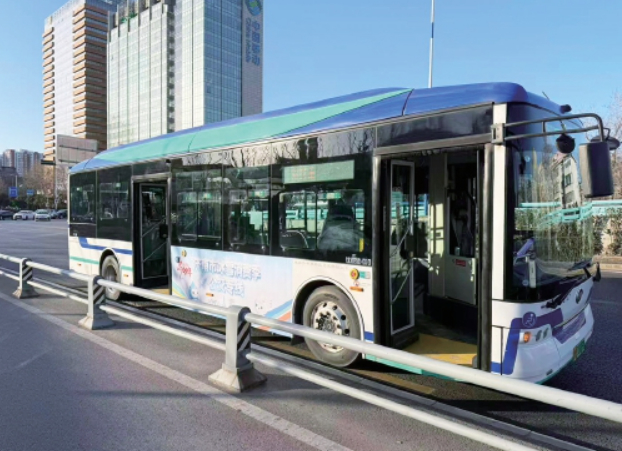济南市首届冰雪消费季冰雪专线正式开通