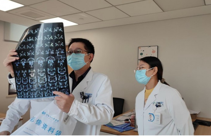 眼底病眼内打针到底安不安全？郑州普瑞眼科专家孙继超为您深度解答！