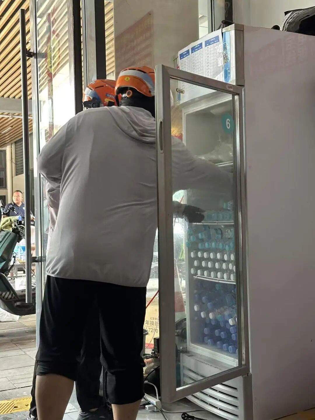 40℃高温天，济南外卖“单王”每天跑十几小时