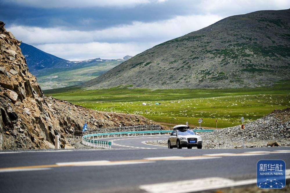 新疆阿禾公路正式通车