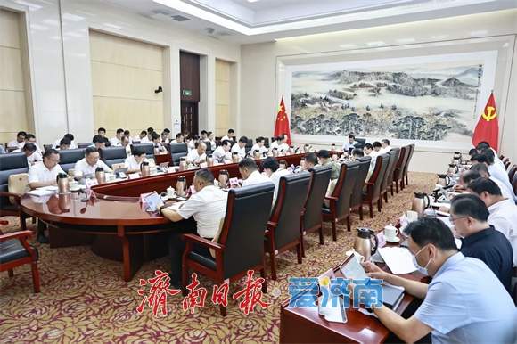 市委常委会召开会议 学习贯彻习近平总书记重要讲话重要指示精神 研究生育支持、服务业扩能提质等事项