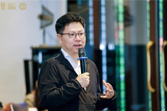 智慧舍得苏东坡纪念版首发上市，舍得酒业同步启动全球智慧精英俱乐部，加速海外布局