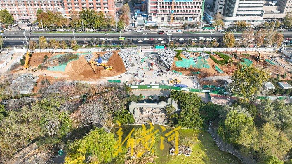 地铁出入口披绿装 融入济南城市公园绿肺