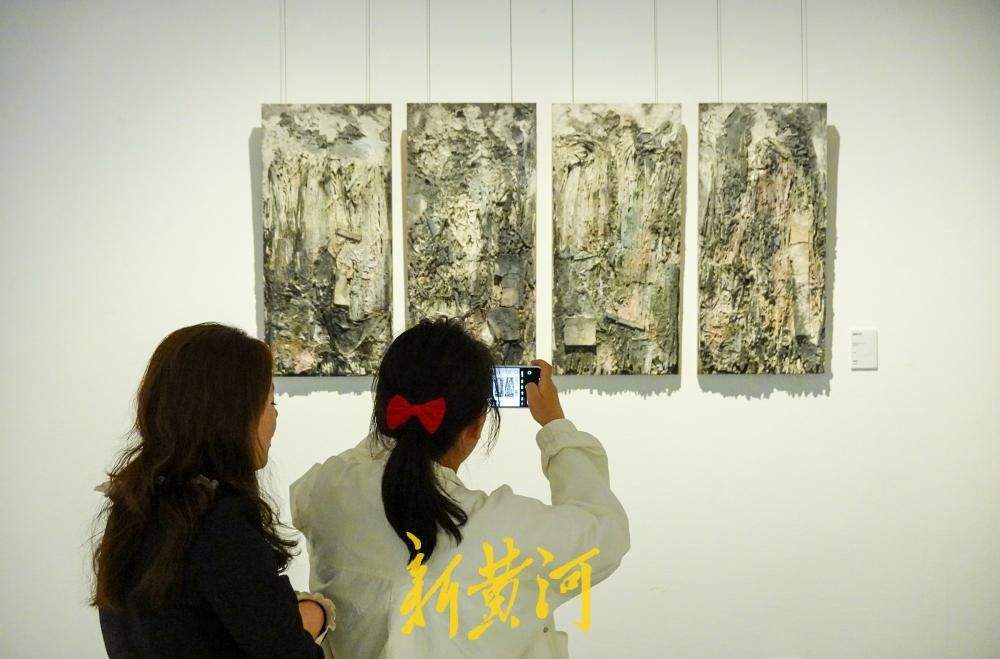 在土与火中感受东方美学，当代陶瓷艺术展览引观展热