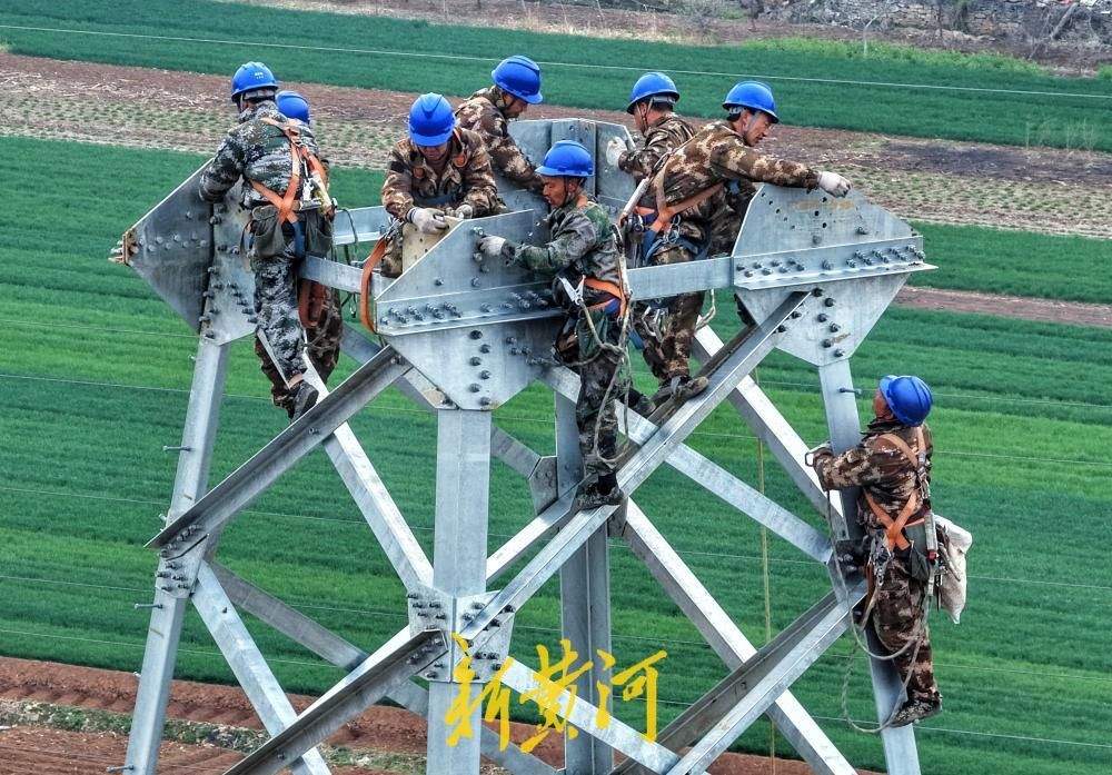 全线“首跨”！济枣铁路首条220kV跨既有线路电力线路迁改完成