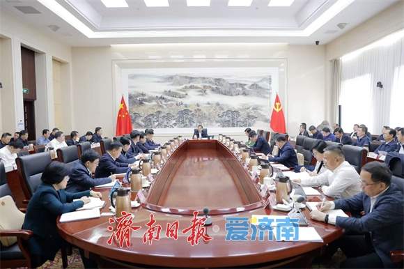 市委常委会召开会议 学习贯彻习近平总书记重要讲话精神 研究促进制造业提质扩量增效等事项