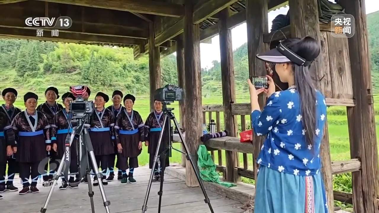 年轻人钟情老手艺 非遗装上“新引擎”